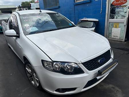 WRECKING 2011 FORD FG FALCON R6 UTE WITH 4.0L FACTORY GAS